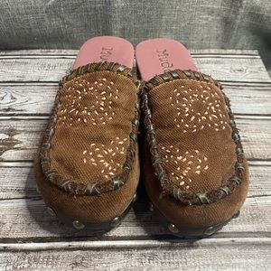 Y2K MUDD Rosey Corduroy Slip On Floral Stitched Studded Clogs Mules Sz 7 M Shoes